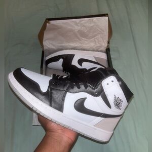 Jordan 1 Retro High OG “Bleached Coral”